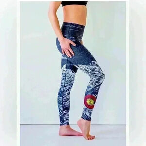 Colorado Threads Mountain Sketch Yoga Pants Size Small